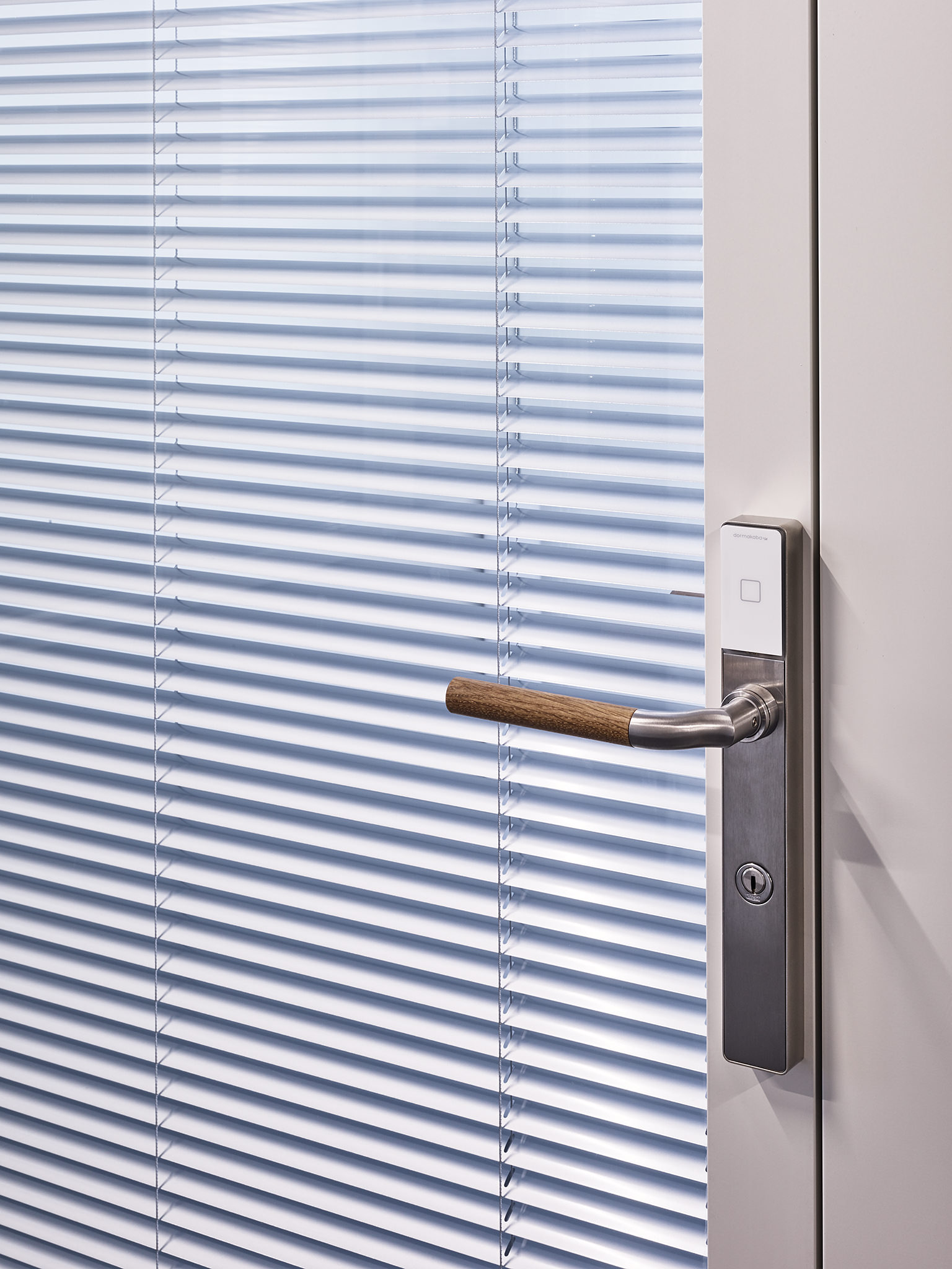 E18663 Alpa 071603 SCREEN